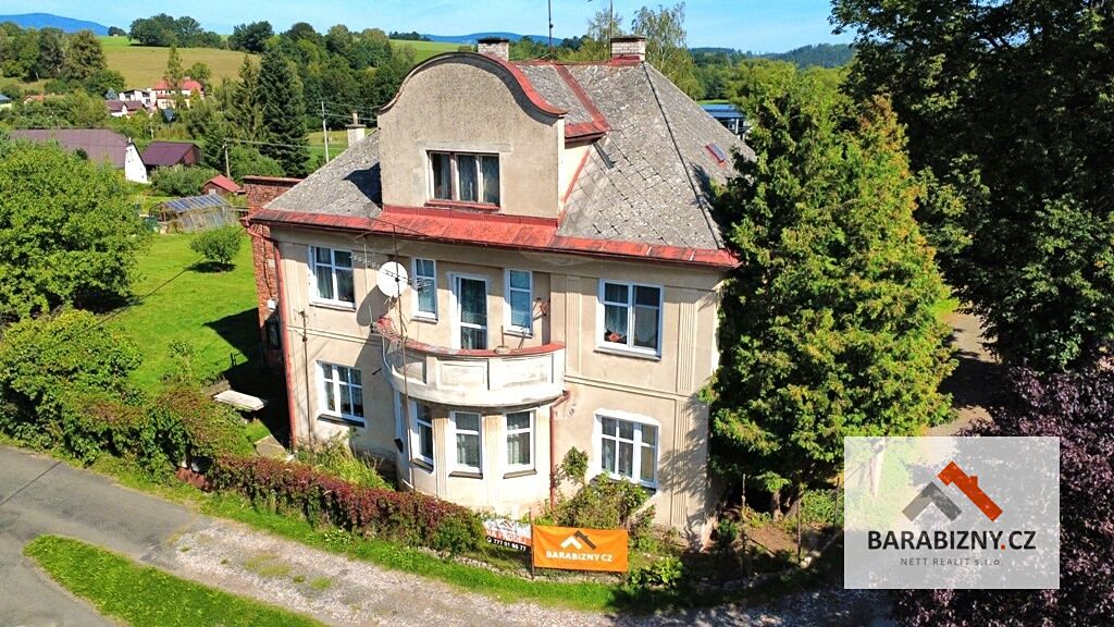 Prodej rodinného domu 300 m², pozemek 1663 m²